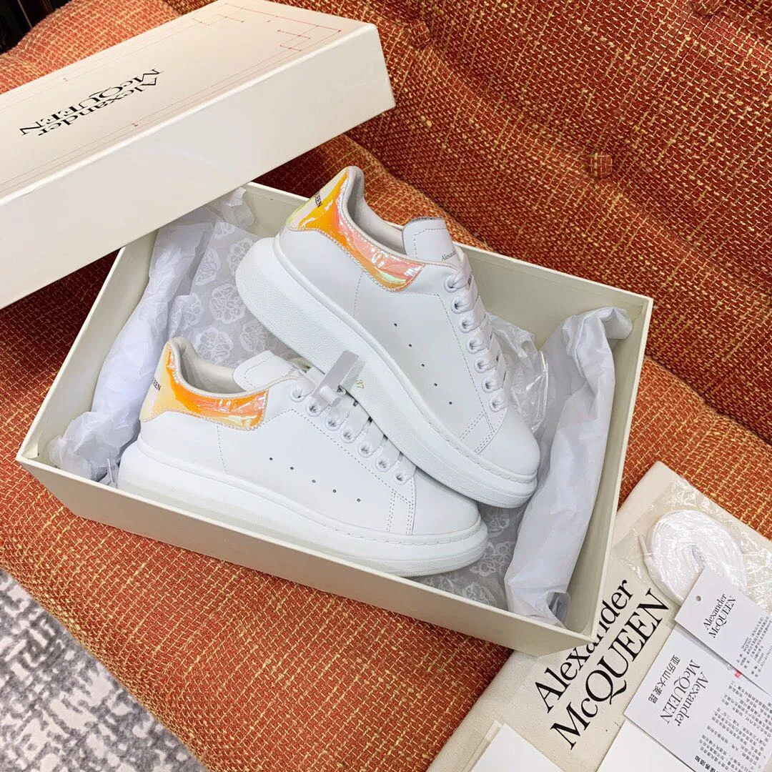 👟👟Ex-factory price 480👟👟 Men's size +10 High-quality upgraded version🔥Real shot of Alexander McQUEEN (McQueen)🎉The highest quality silk cowhide version on the market🎊, imported water-dyed sheepskin inside, counter 1:1 replica, star style T stage catwalk, a must-have for fashionistas , the original high-temperature and ultra-clear air compressor logo on the foot, absolutely counter-matched version, the arc of the back bag is truly genuine 0⃣️ difference, using an exclusive privately molded double-layer vacuum outsole, which is light on the foot and has excellent rebound! Running🏃✈️The first choice item for outdoor sports💅💅Trend and fashion coexist📣 Women’s style: 35-39, Men’s style: 39-44